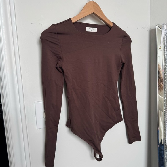 Babaton Aritzia Long Sleeve Bodysuit – Minimalist Brown Stretch Top Size XS - Picture 3 of 6